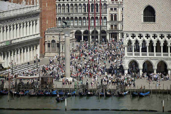 “水城”威尼斯被淹：约85%地区泡在海水里